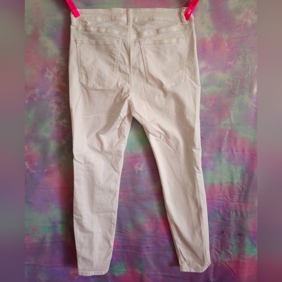 H&M White Slim Mom High Ankle Jeans Size 14 - Picture 3 of 4